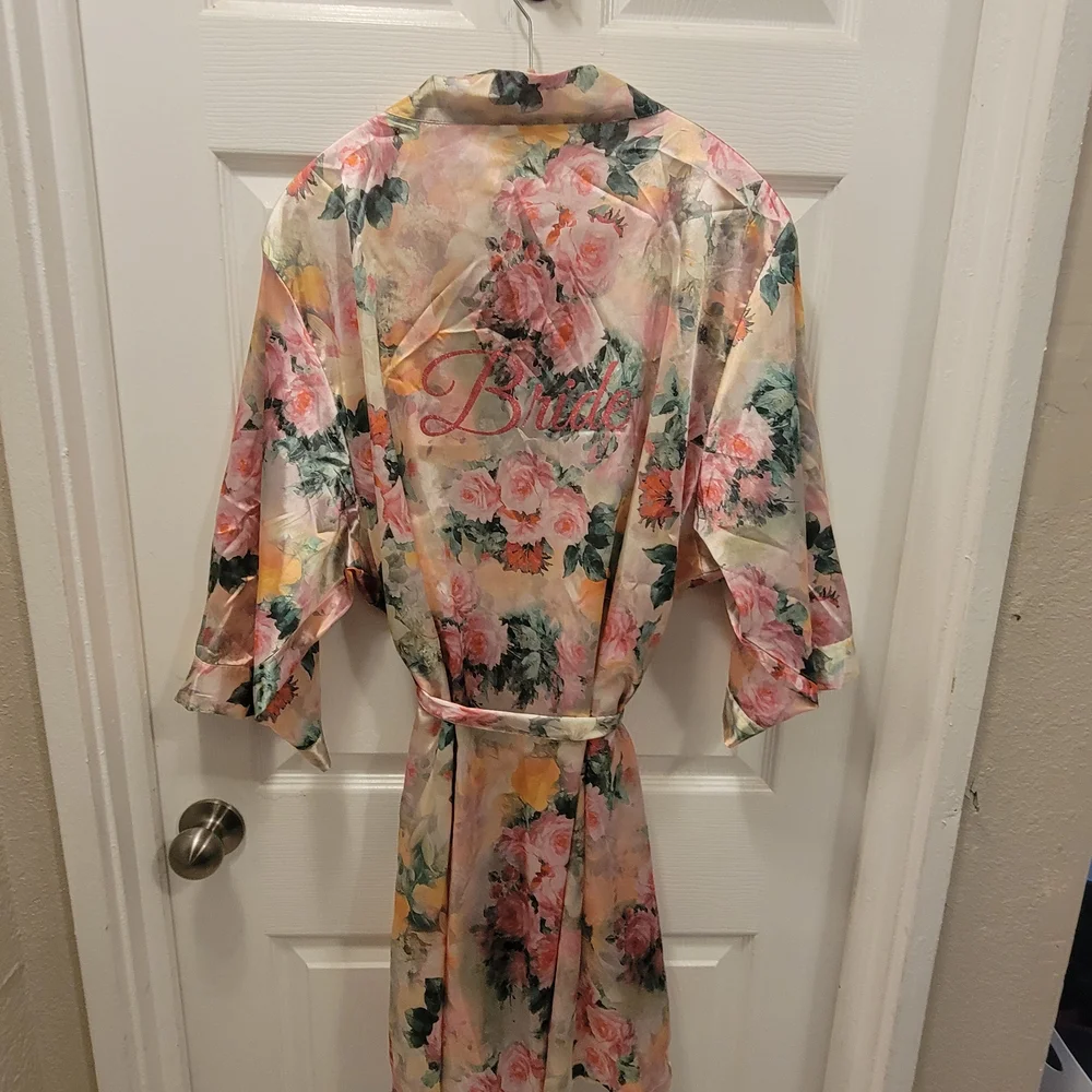Floral Bride Robe - Picture 3 of 3